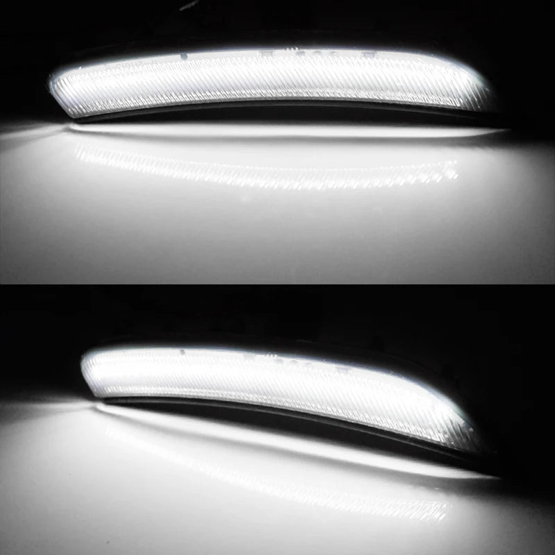 Primer plano de las luces indicadoras laterales LED ahumadas instaladas en un vehículo, mostrando la potente salida de luz.