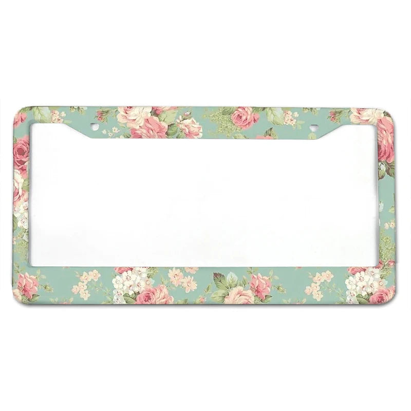 Rechteckige Aluminium-Kennzeichenabdeckung mit hellem grünem Blumenmuster in rosa und cremefarbenen Rosen.