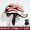 Motorradhelm mit rot-weißem Muster, von der Seite gezeigt.