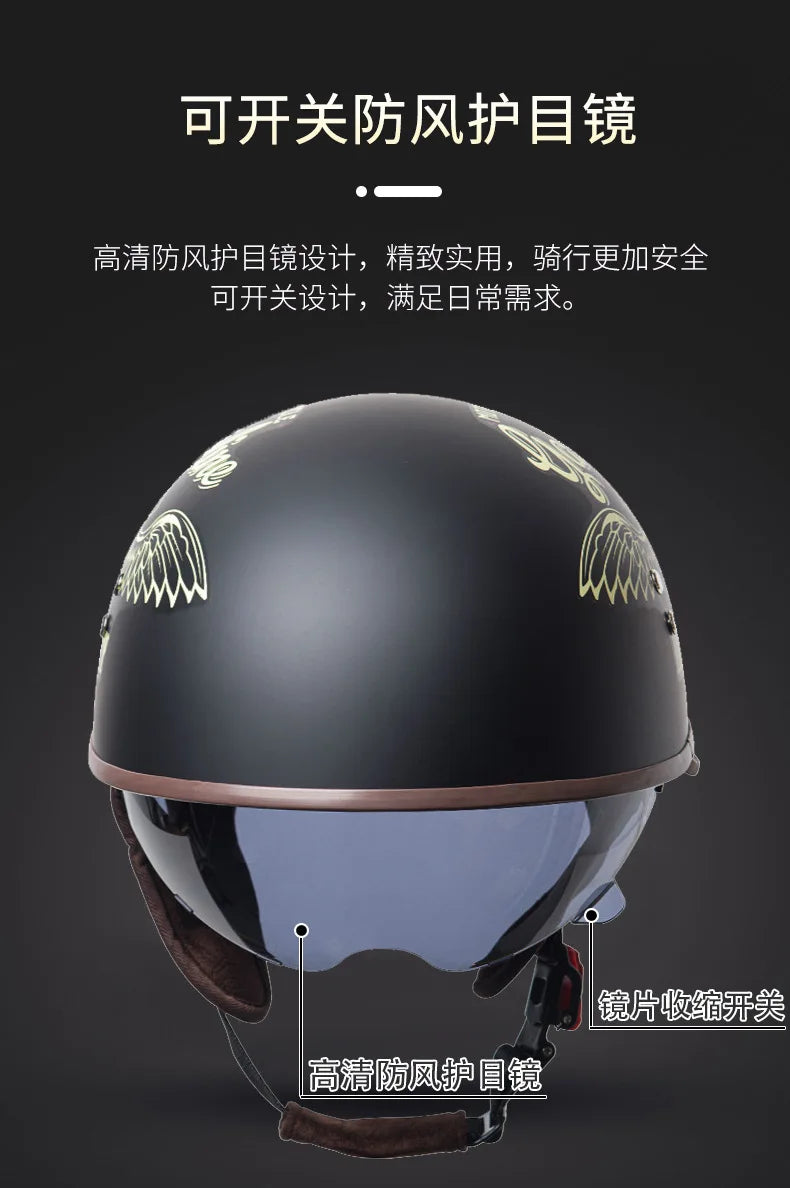 Casque de moto noir à moitié avec une visière transparente, montrant le mécanisme d'ouverture de la ventilation.