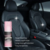 Eine Flasche All-in-One-Car-Detail-Polierreiniger in einer Auto-Innenausstattung mit schwarzem Lederbespannung.