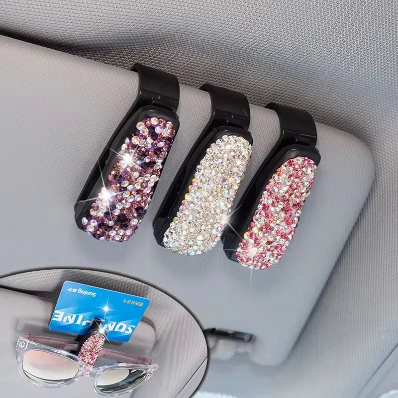 Set dekorativer Sonnenbrillenhalter mit Kristallakzenten in der Auto-Innenausstattung