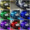 Mehrere Ansichten von mehrfarbigen RGB-LED-Warnblitzen, montiert auf einem Fahrzeug, die verschiedene Beleuchtungsmuster zeig